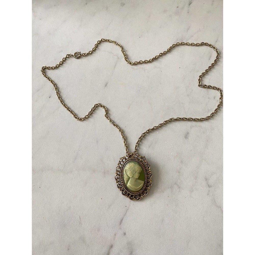 Vintage 1960s PERI Cameo Necklace Brooch / pendant faux cameo green - Picture 13 of 13